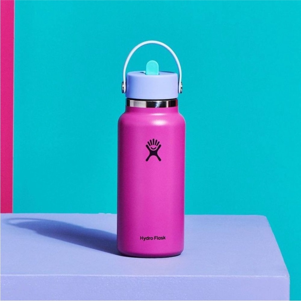 NWT Hydro Flask - 32oz Wide Mouth Flex Straw Holiday Punch limited edition! - Picture 1 of 5